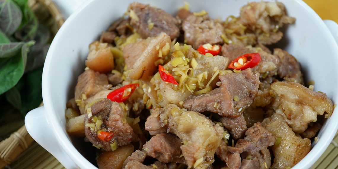 Cách nấu chân giò giả cầy đúng hương vị miền Bắc